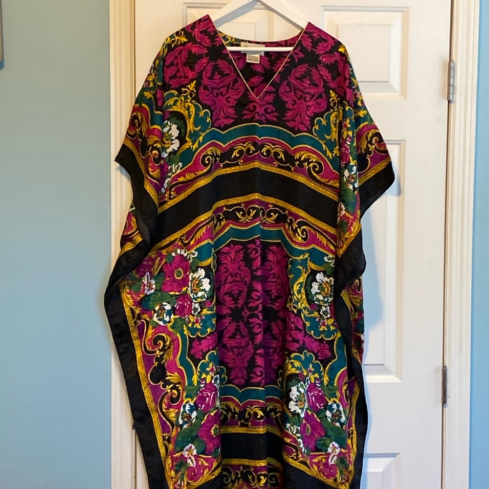 Beautiful Ladies kimono robe by Winlar